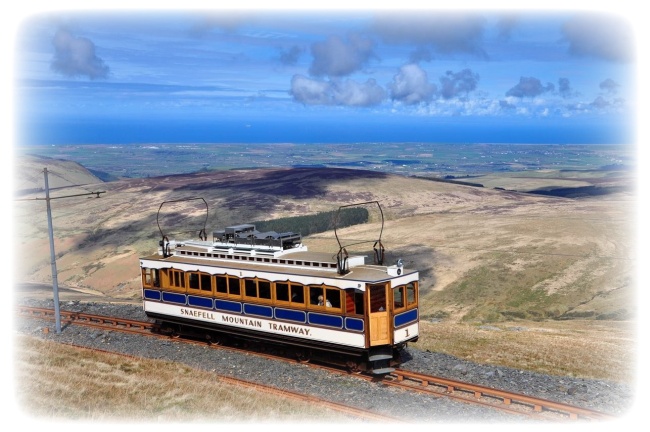 Vignette Editor: https://www.tuxpi.com/photo-effects/vignette